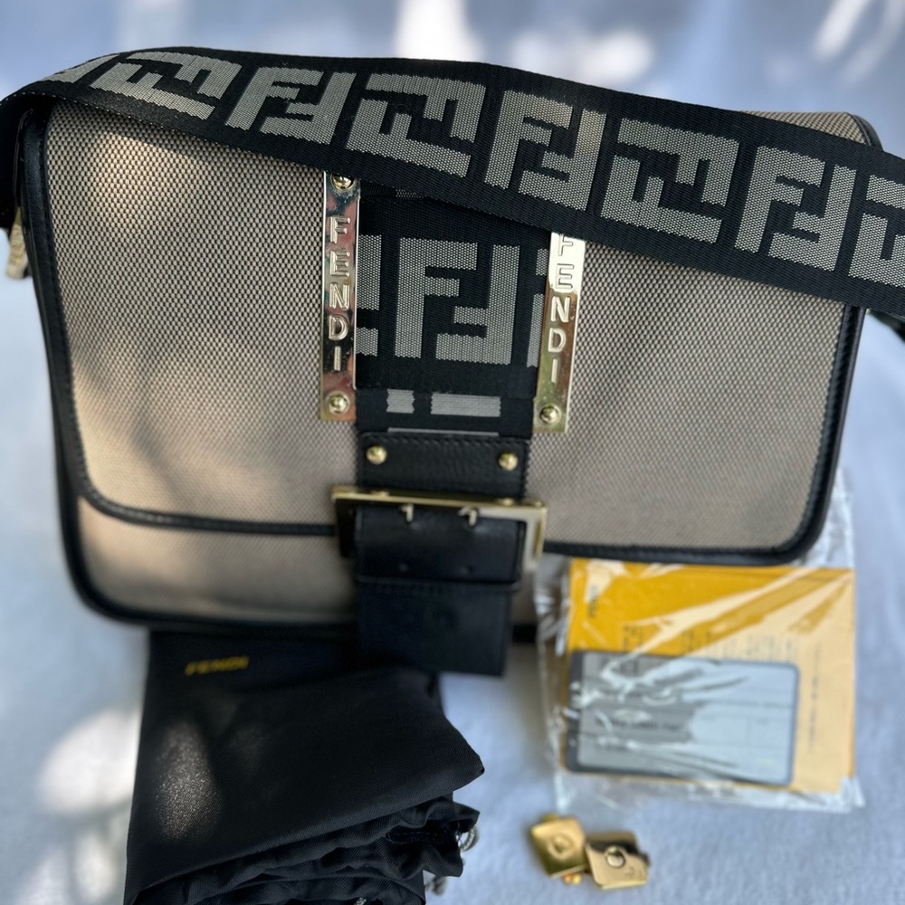 Fendi Black and Cream Shoulder Bag
